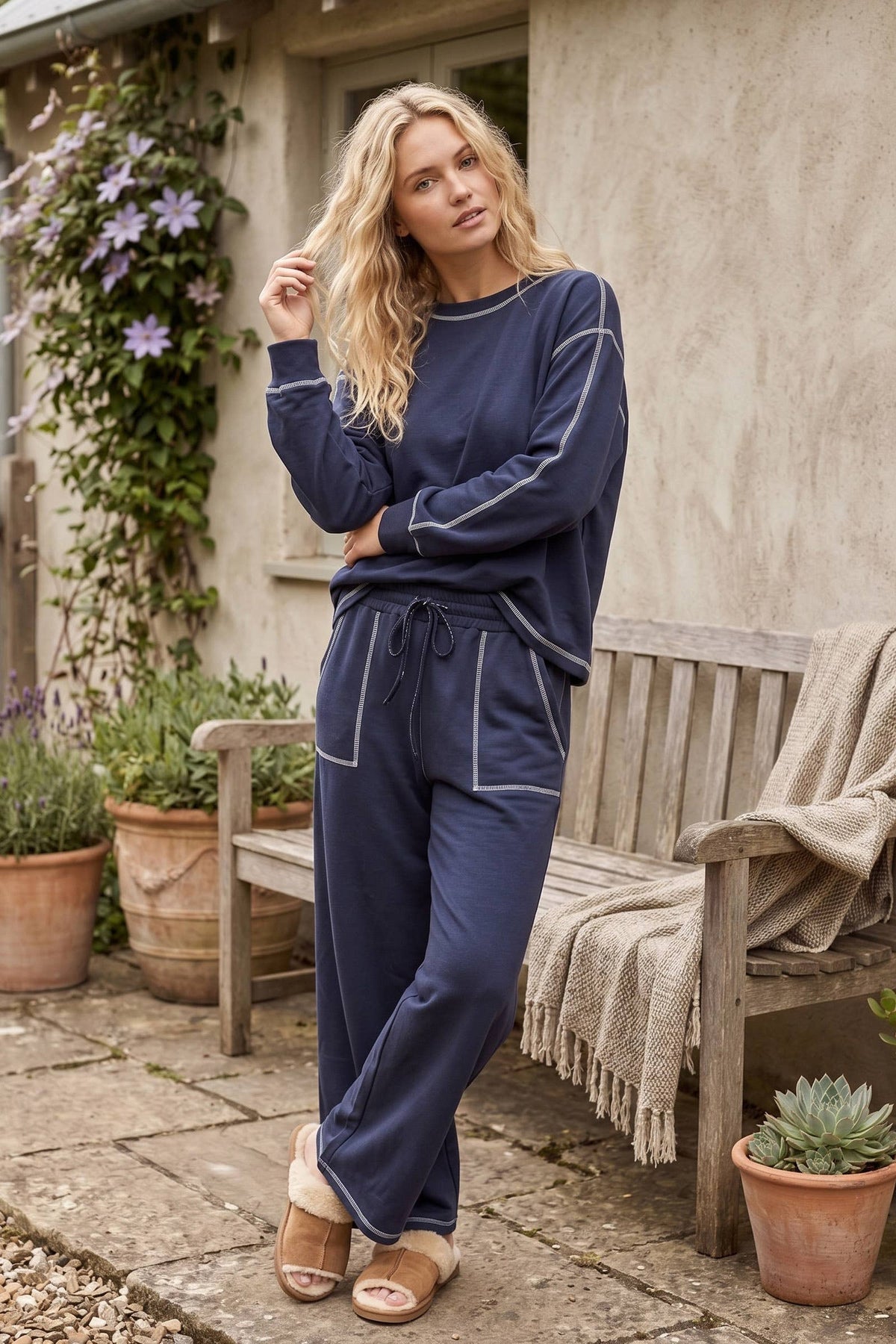 Scuba Contrast-Stitch Pullover & Wide-Leg Pants Set - Black